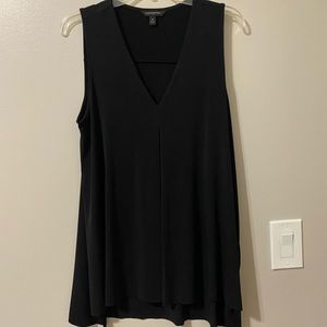 Banana Republic V Neck sleeveless top